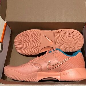 Nike Women's Peach and Teal Athletic Shoes